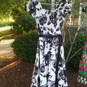 Hearts and Rose's vintage floral swing dress